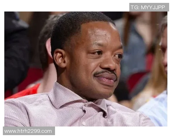 昔日绿茵传奇退役后身材大变 变胖现象引发球迷热议